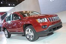 Auf den ersten Blick scheint das Antlitz des neuen Jeep Compass wie aus dem Gesicht des Grand Cherokee geschnitten. Foto: UnitedPictues/Auto-Reporter.NET